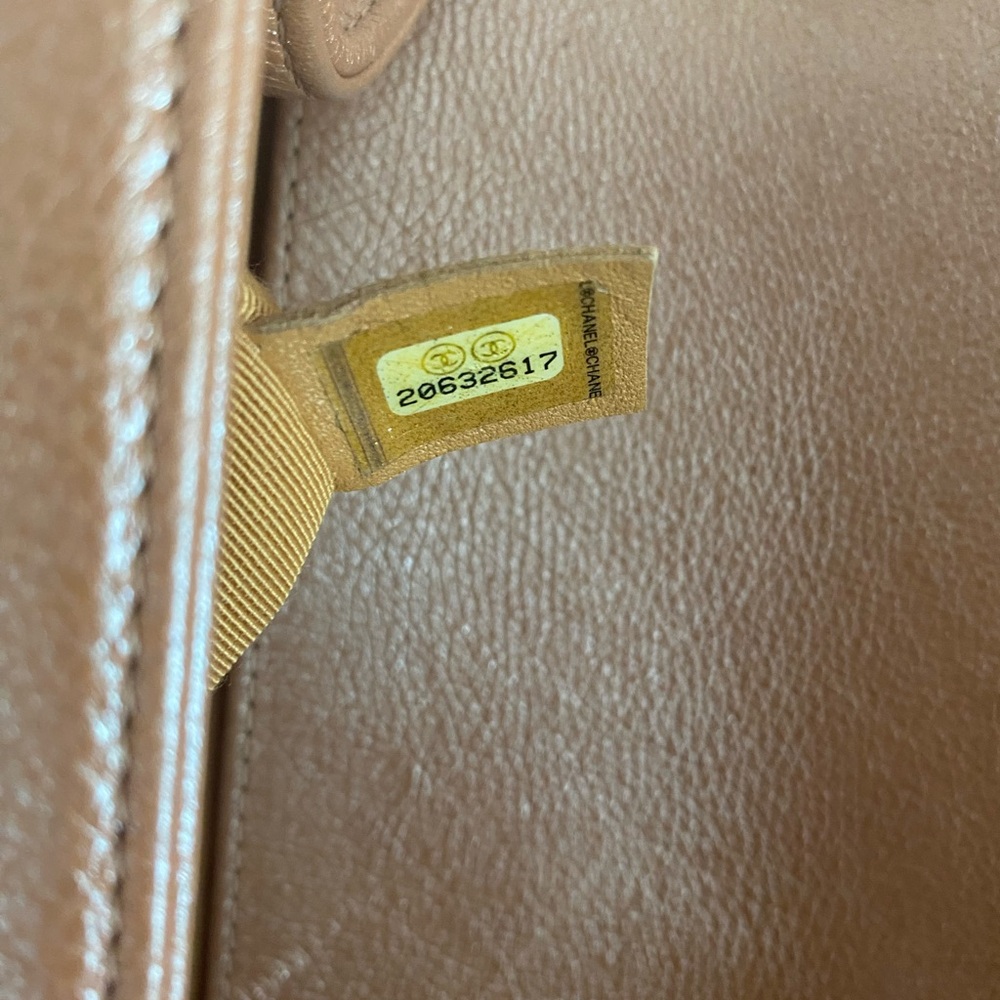 Chanel Le Boy Medium iridescent Bronze rose gold with Gold hardware - Picture 8 of 11